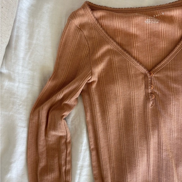 American Eagle Light Rust Fine Ribbed Lightweight Airy Long Sleeve Top - Picture 2 of 5